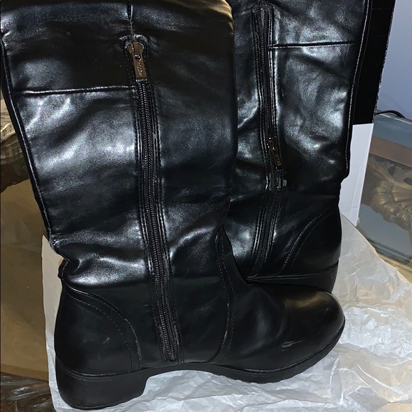 Knee high boots - Picture 3 of 3